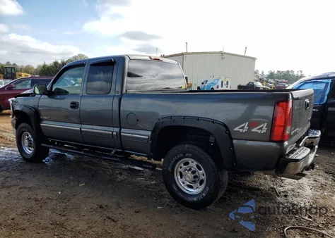 2002 Chevrolet Silverado K2500 Heavy Duty z USA, uszkodzony, nr VIN 1GCHK29U32E243645